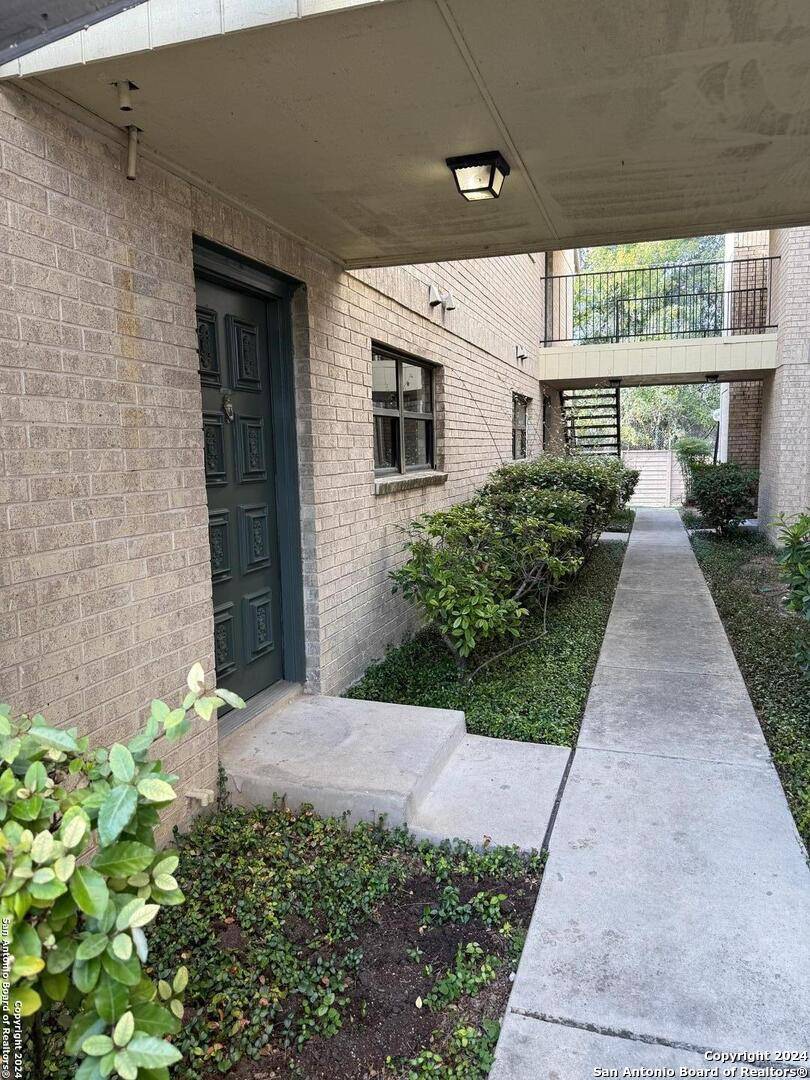 San Antonio, TX 78213-4811,11843 BRAESVIEW UNIT 2001