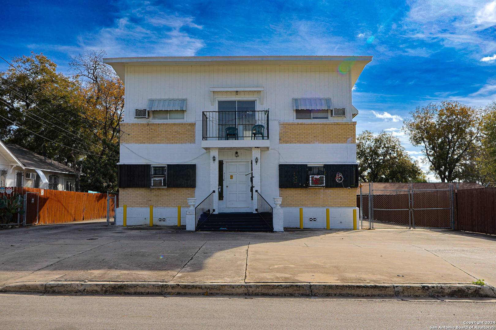 San Antonio, TX 78212-3672,912 RUSSELL PL UNIT 3