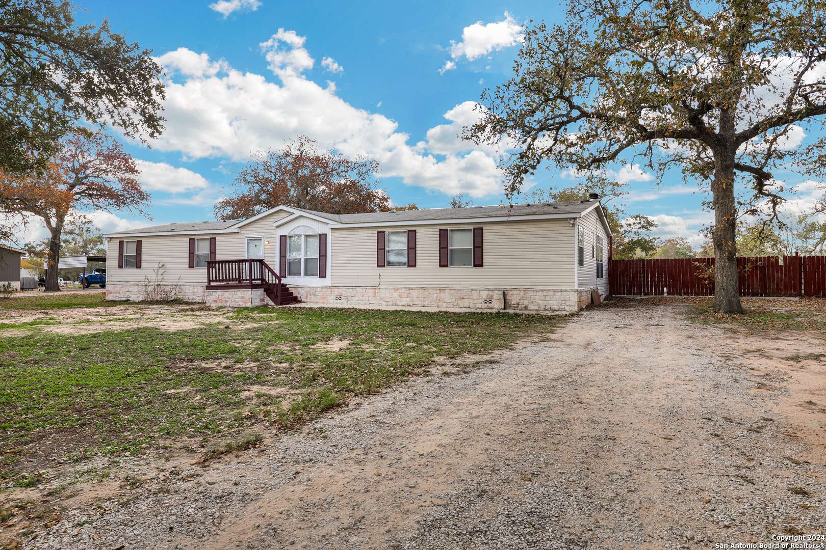 Von Ormy, TX 78073-4922,22753 MORIN