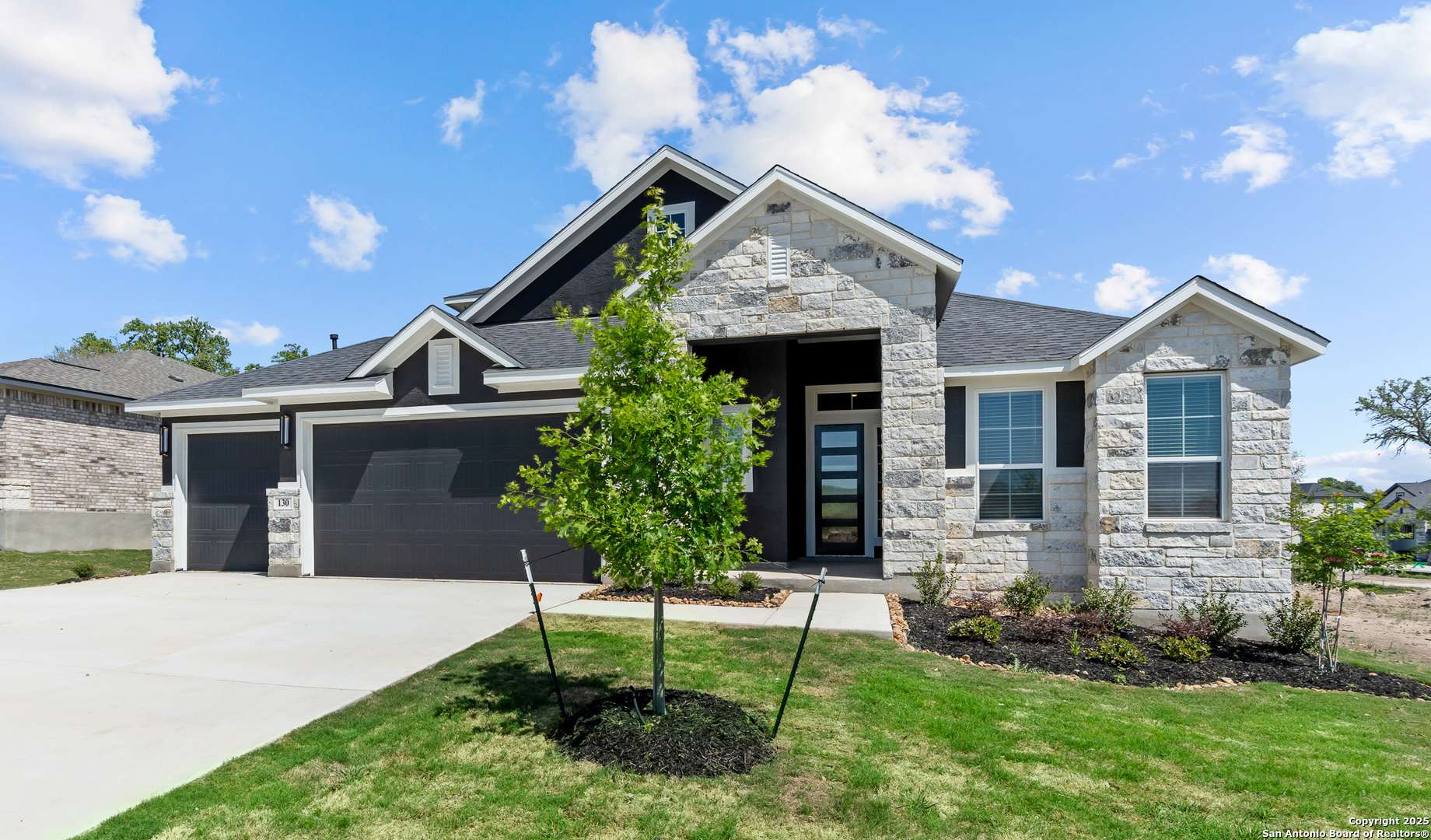 Castroville, TX 78009,130 Highland Park