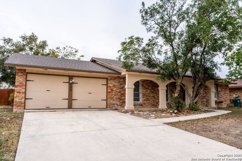 Universal City, TX 78148,123 Granada Dr