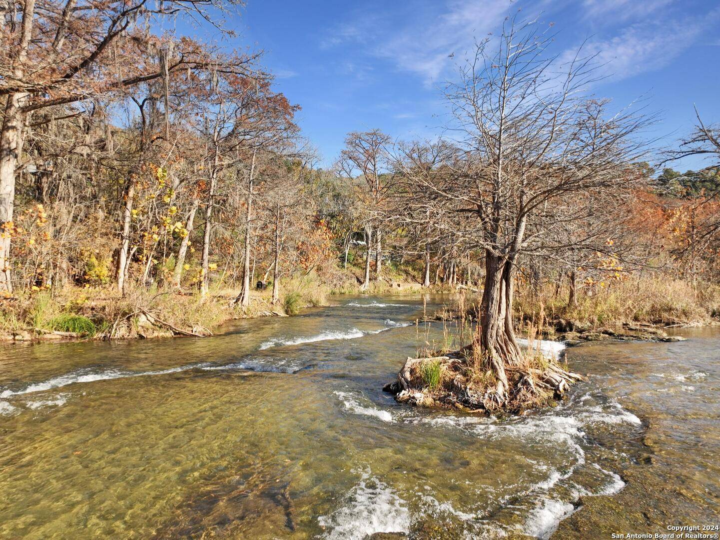 Canyon Lake, TX 78133,600 river cliff