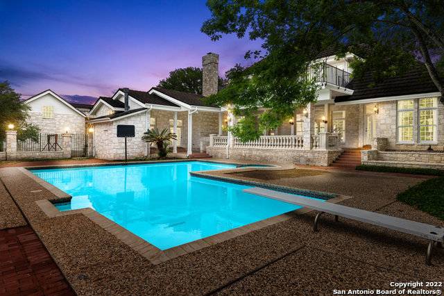 Universal City, TX 78148-3464,121 Kitty Hawk Rd