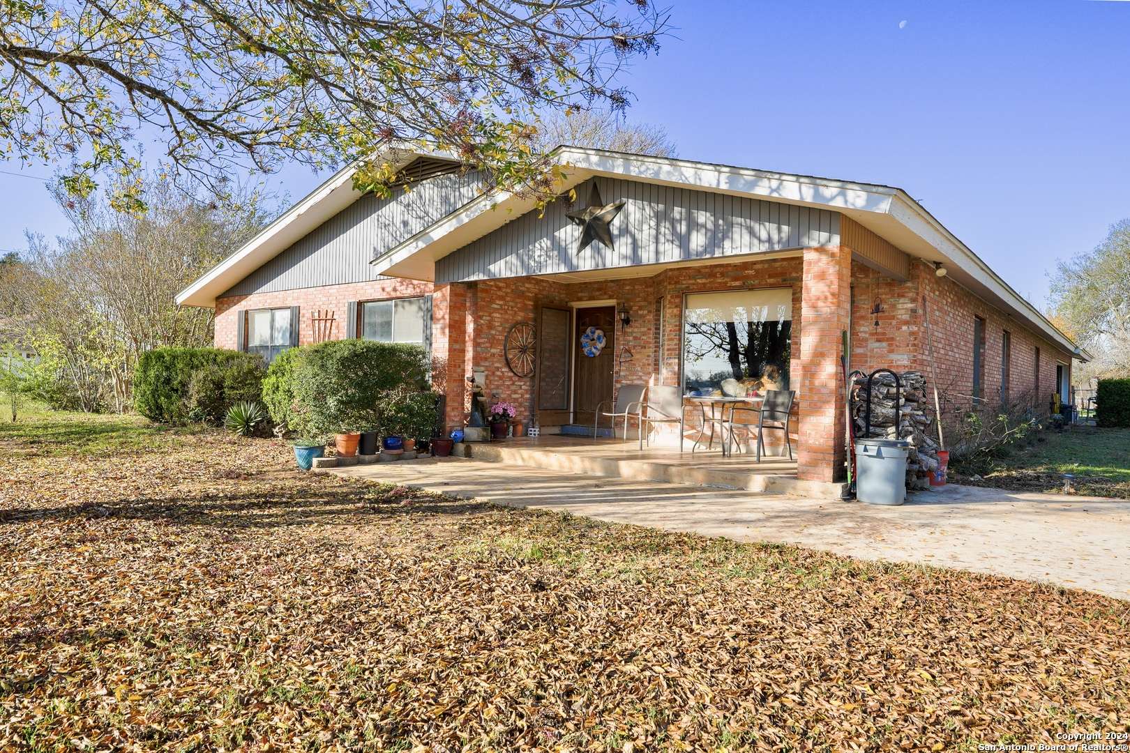 Adkins, TX 78101-4506,1023 ZIGMONT RD