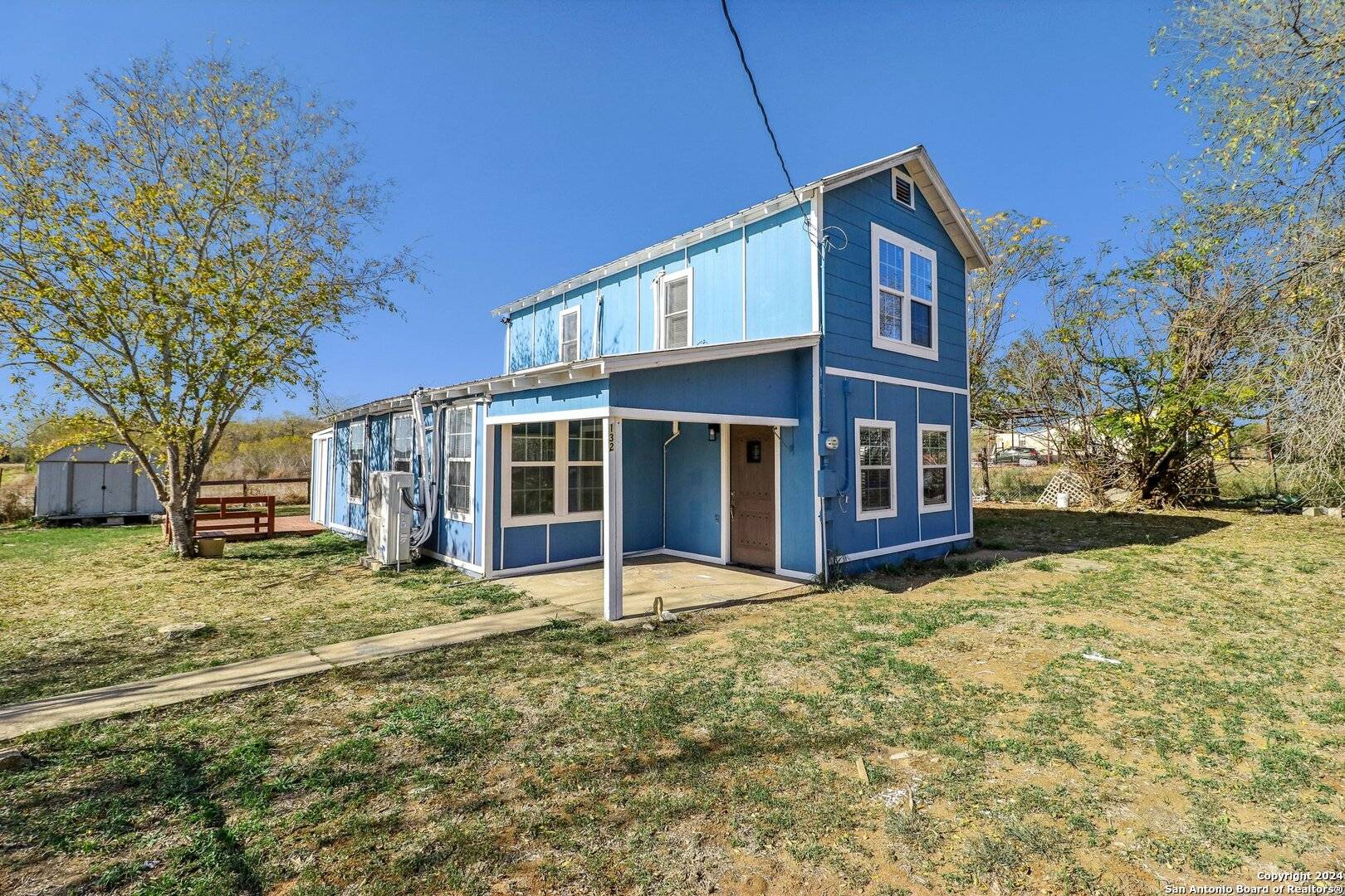 Devine, TX 78016-2414,132 RENFRO DR