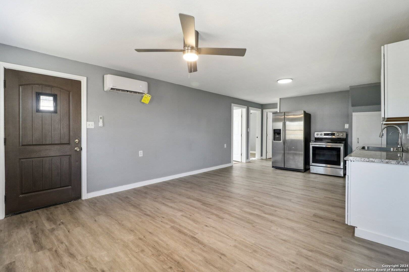 Devine, TX 78016-2414,132 RENFRO DR