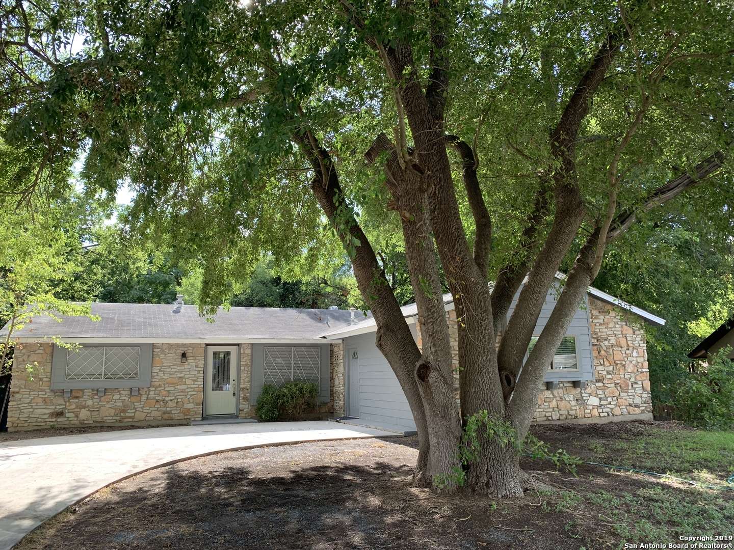 Live Oak, TX 78233-2819,12433 Trailing Oaks