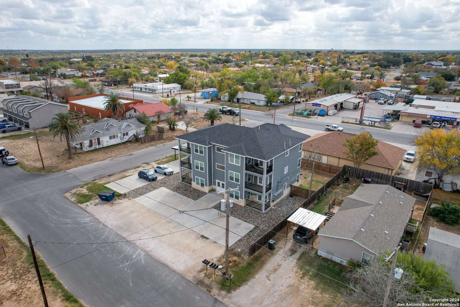 Carrizo Springs, TX 78834,1200 Houston