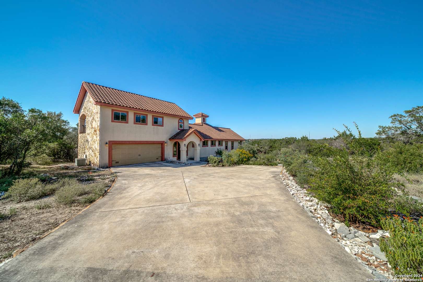 Mico, TX 78056,575 CR 2801