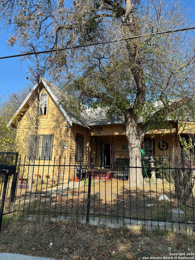 San Antonio, TX 78210-2210,743 Aransas Ave