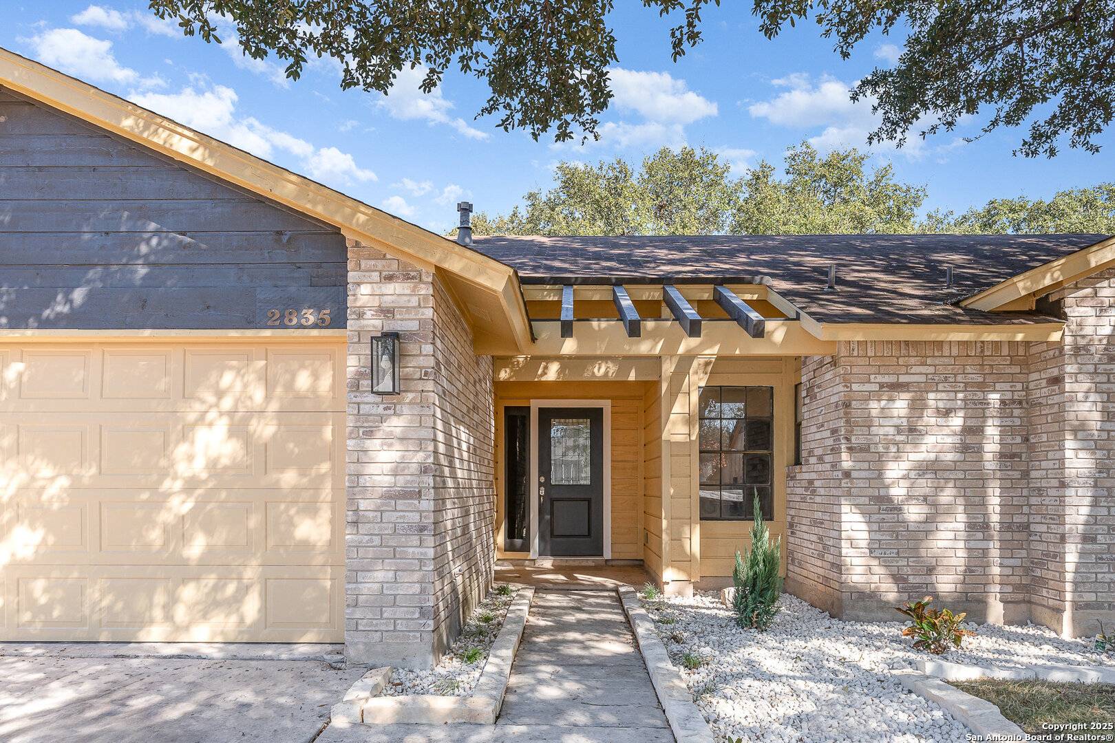 San Antonio, TX 78247,2835 Burning Log
