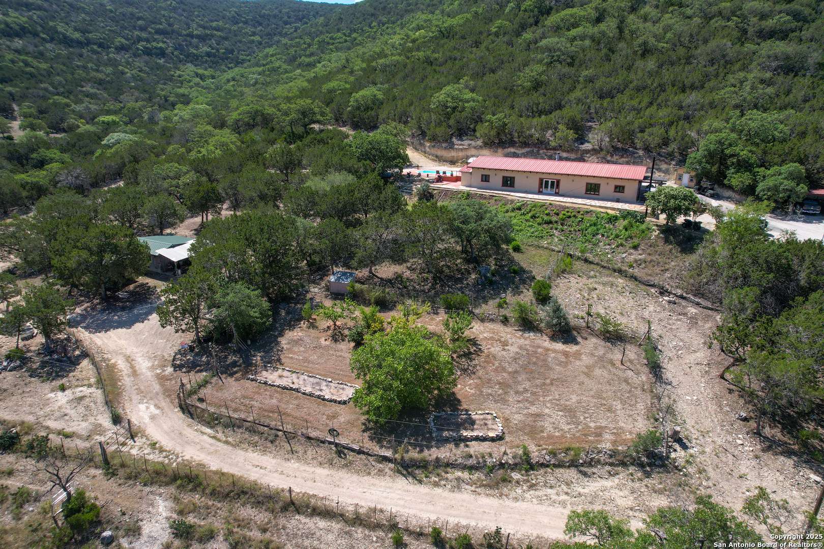 Leakey, TX 78873,977 Camino Primero