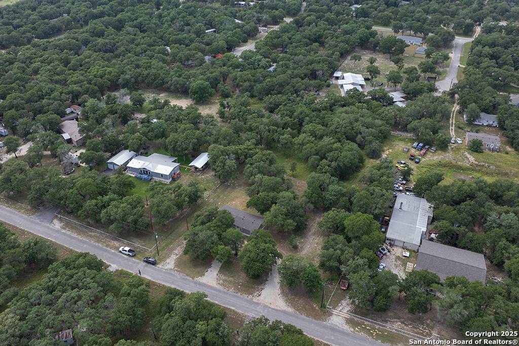 La Vernia, TX 78121,268 oak view