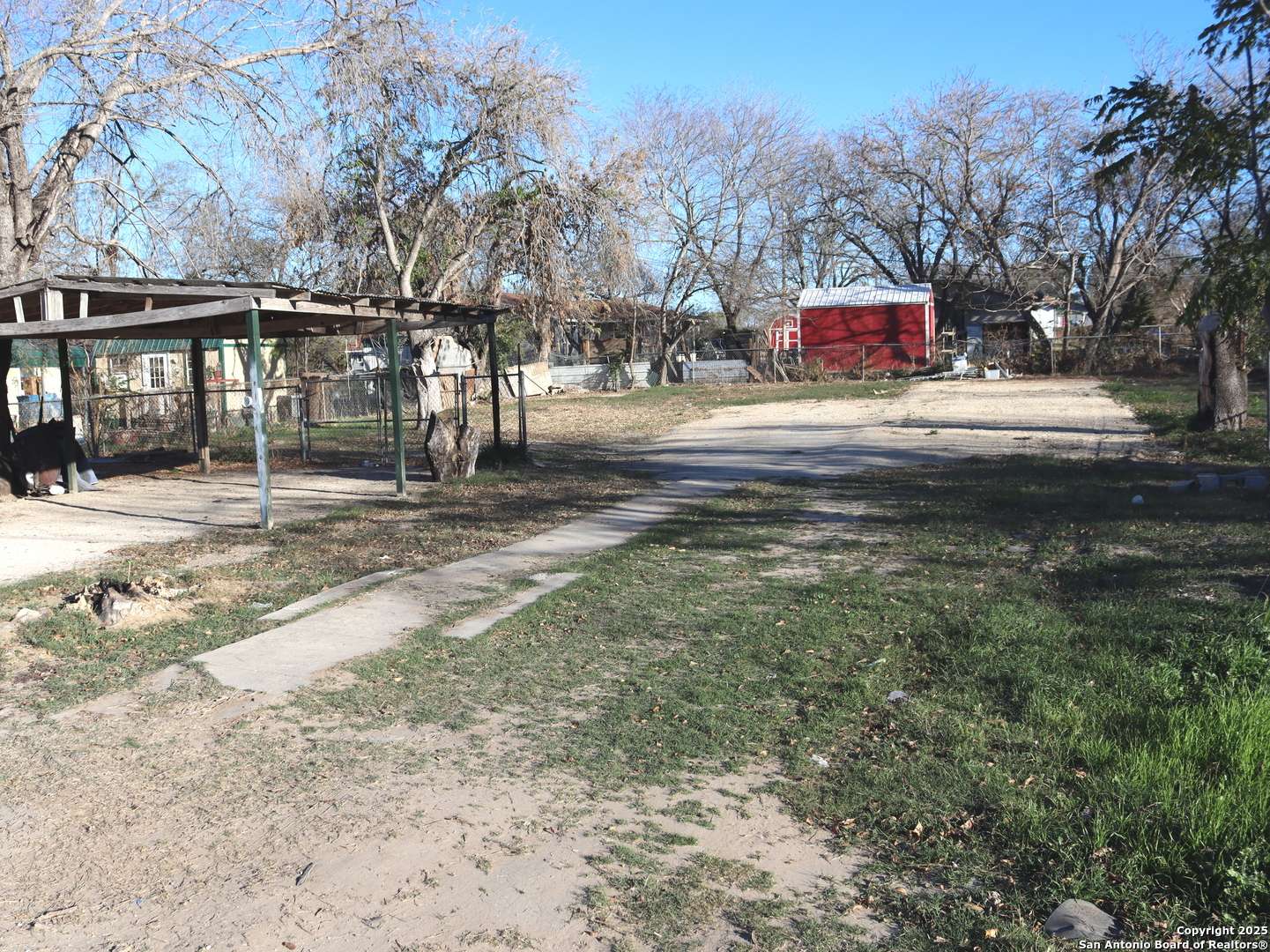 Devine, TX 78016-2710,506 TRANSPORTATION DR