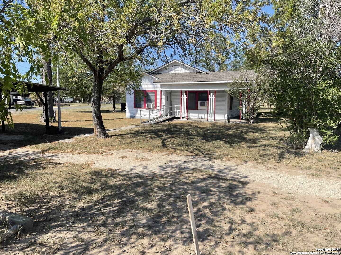 Devine, TX 78016,902 Teel Dr