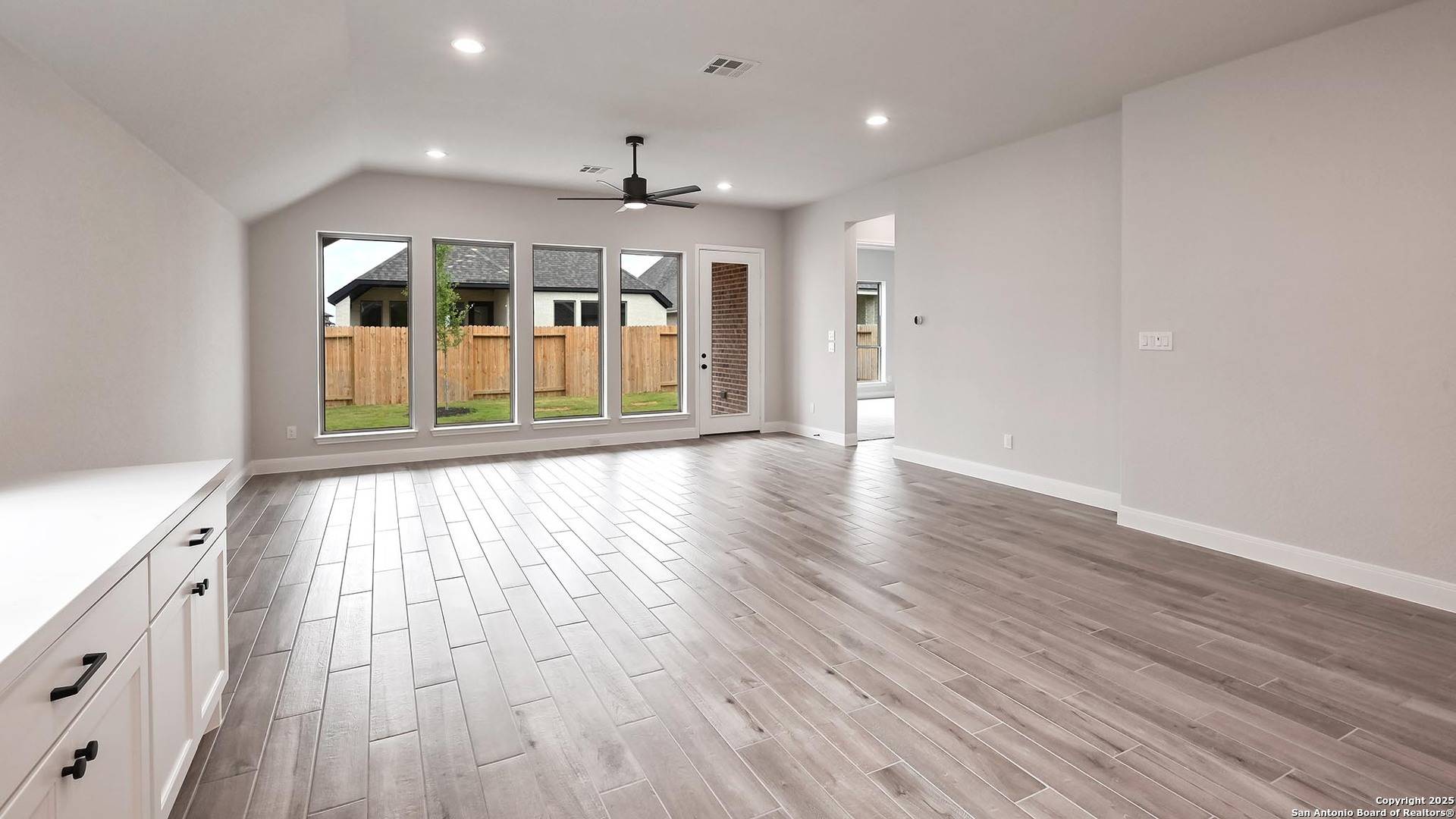 Seguin, TX 78155,1820 Field Brook