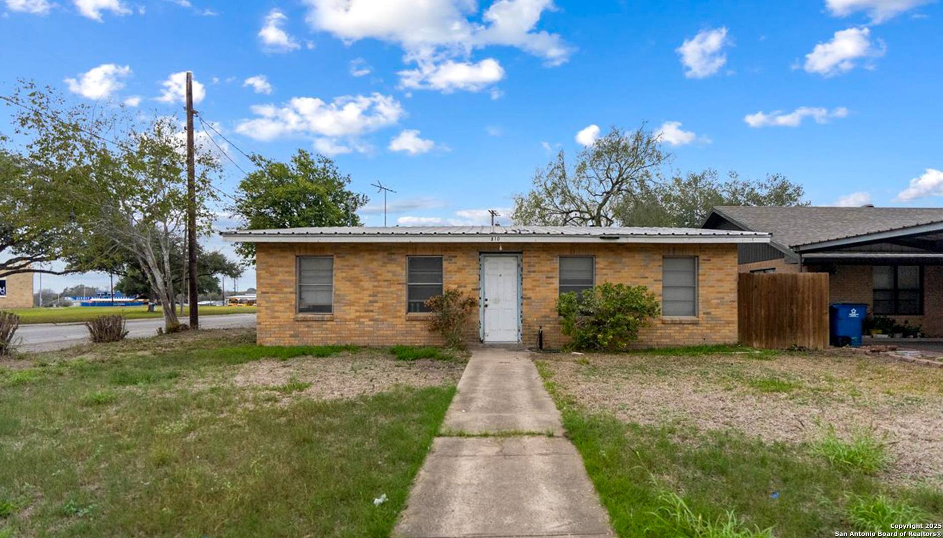 George West, TX 78022,810 Houston St