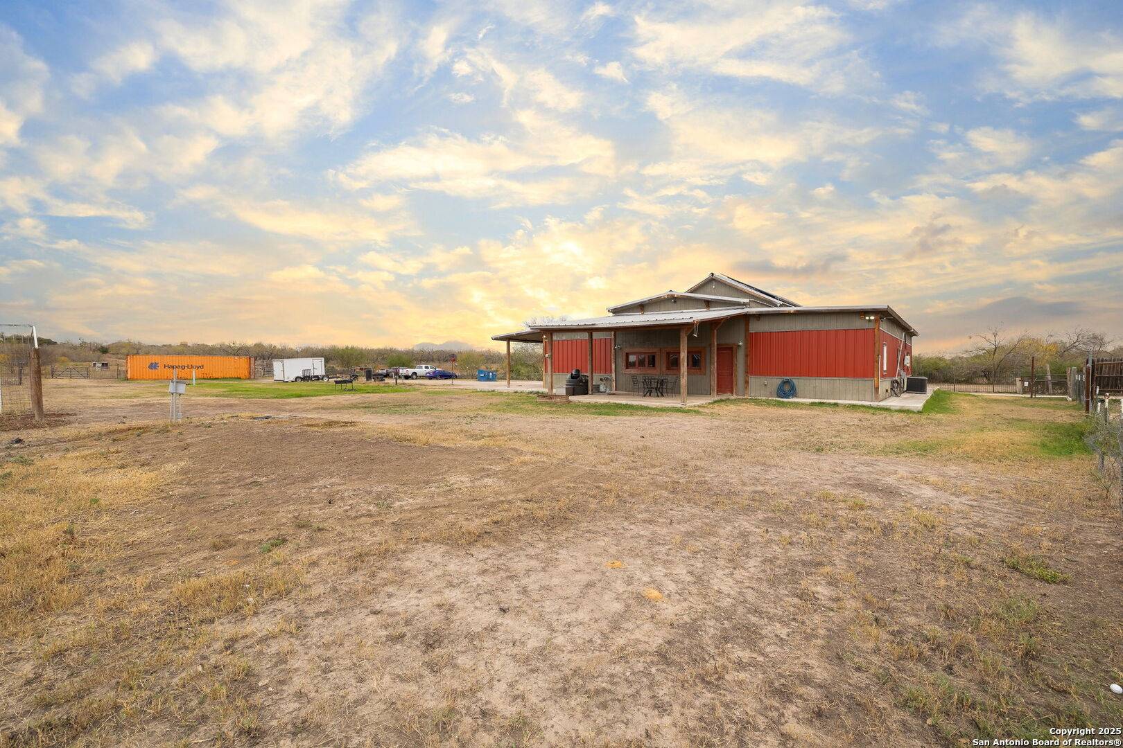 Devine, TX 78016-4504,918 COUNTY ROAD 5710