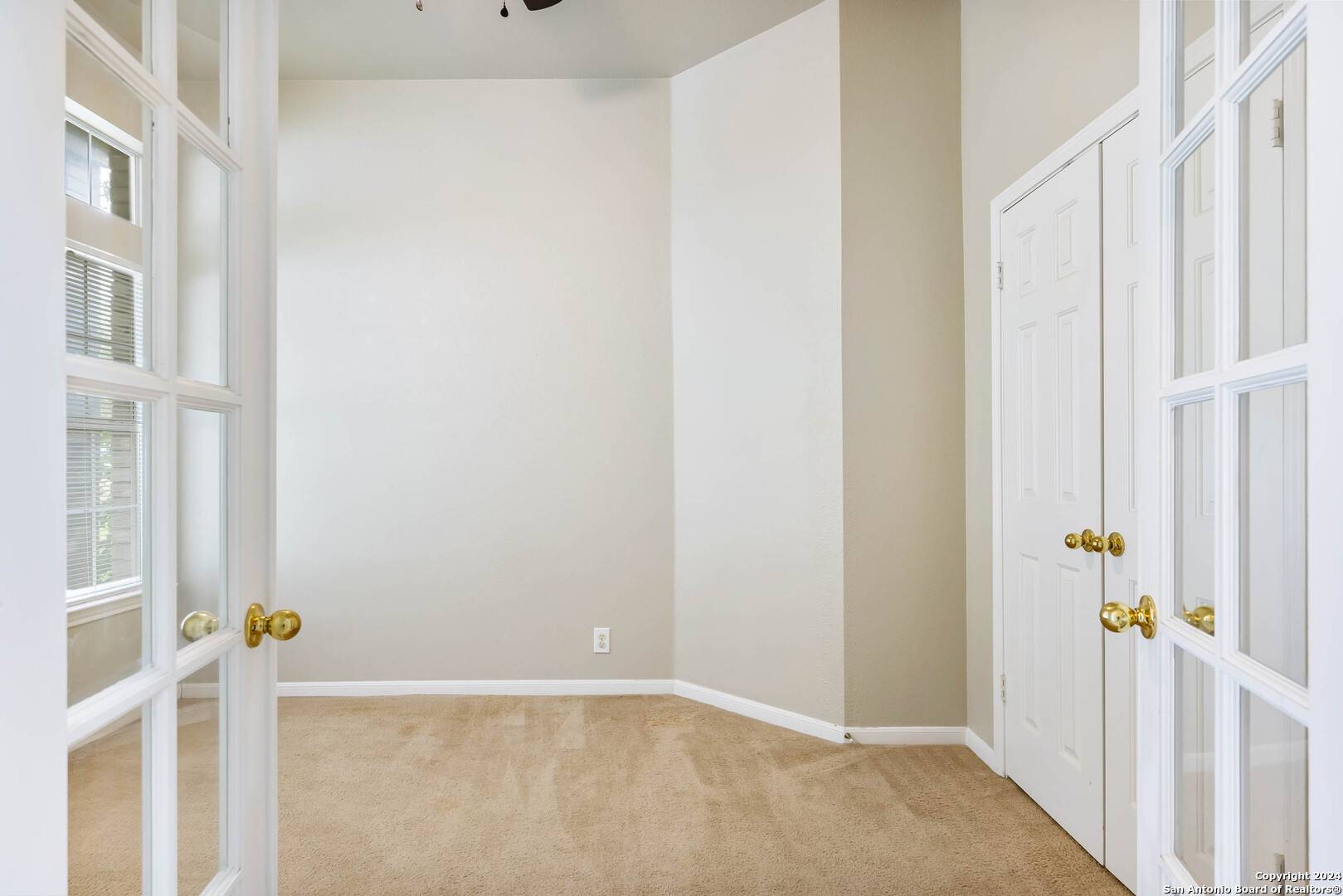 New Braunfels, TX 78130-2334,450 WALNUT HEIGHTS