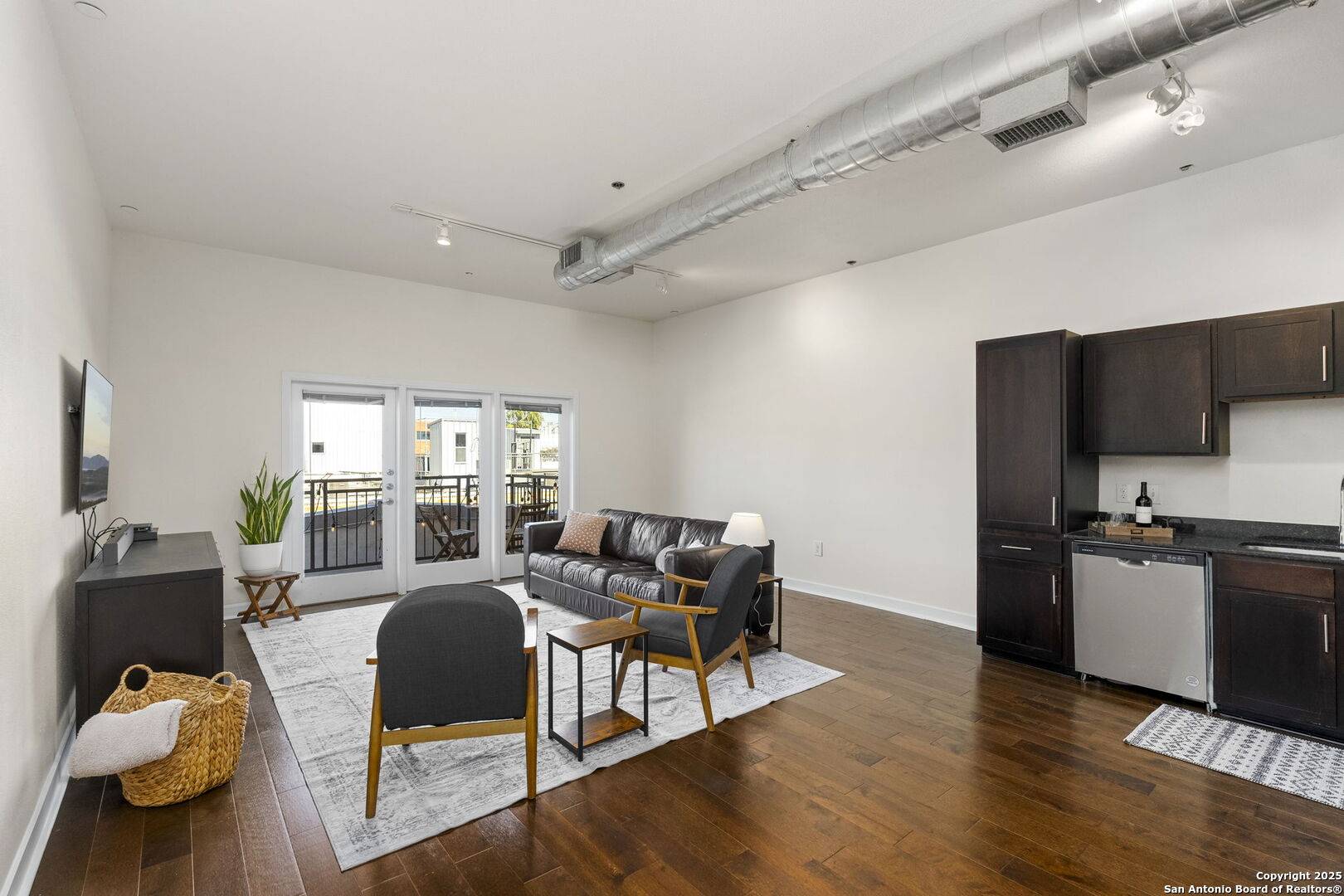 San Antonio, TX 78204-1664,1401 FLORES ST UNIT 309
