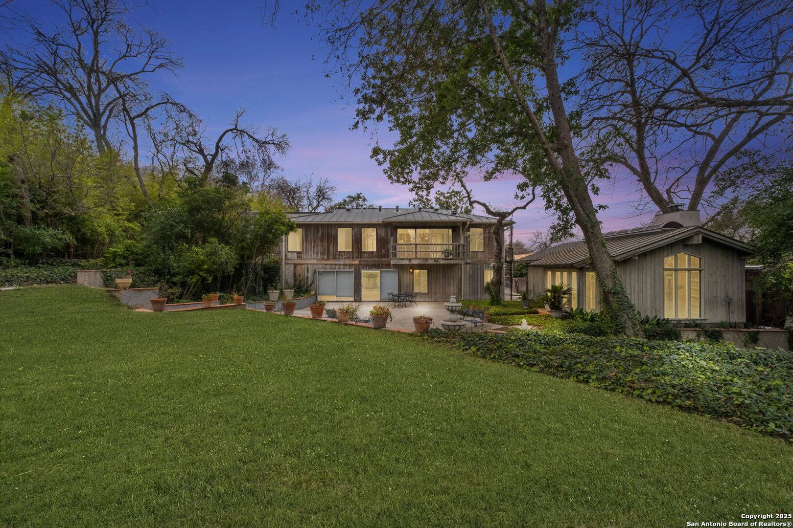 Alamo Heights, TX 78209-5111,220 ALLEN ST