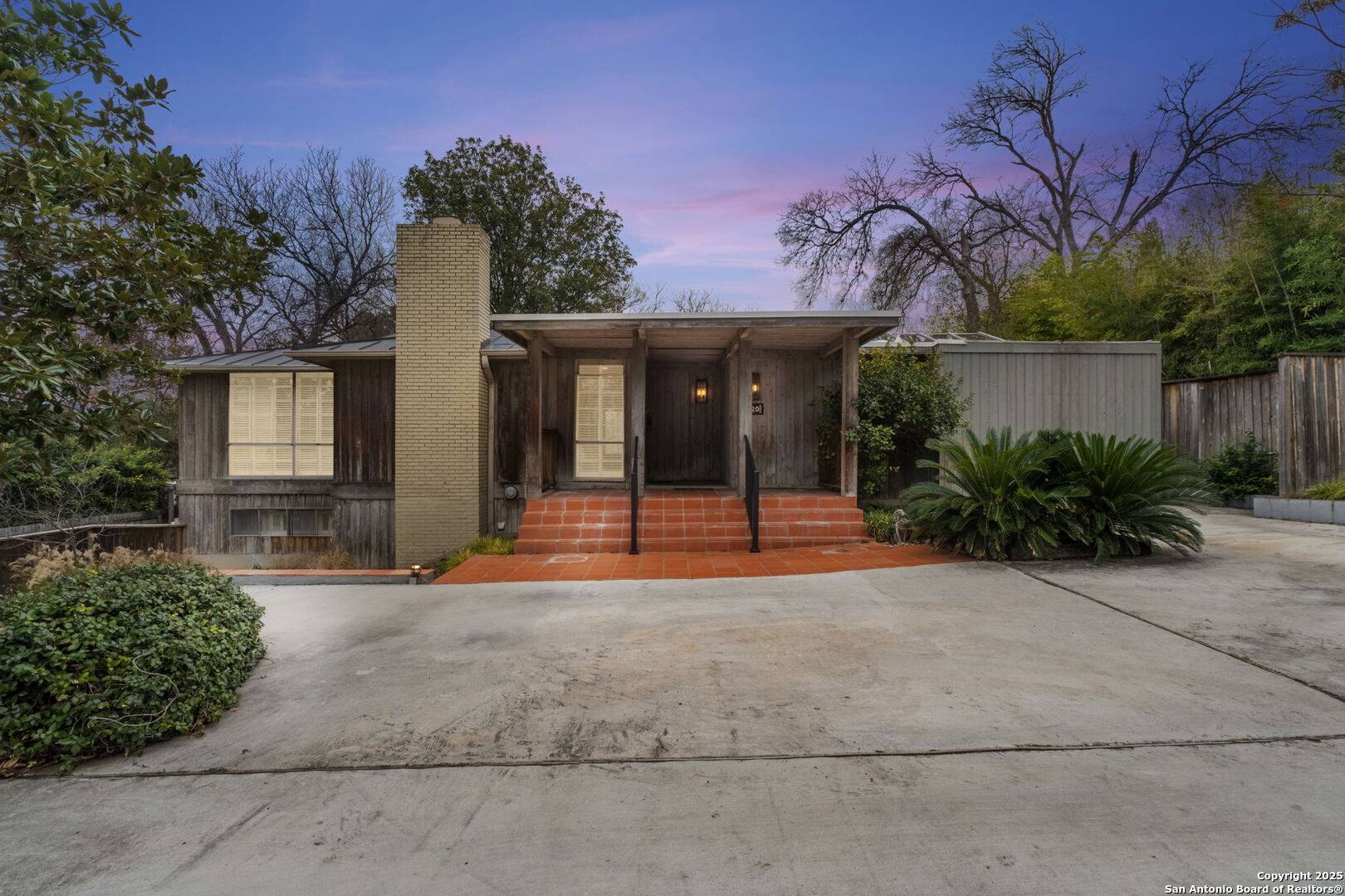 Alamo Heights, TX 78209-5111,220 ALLEN ST
