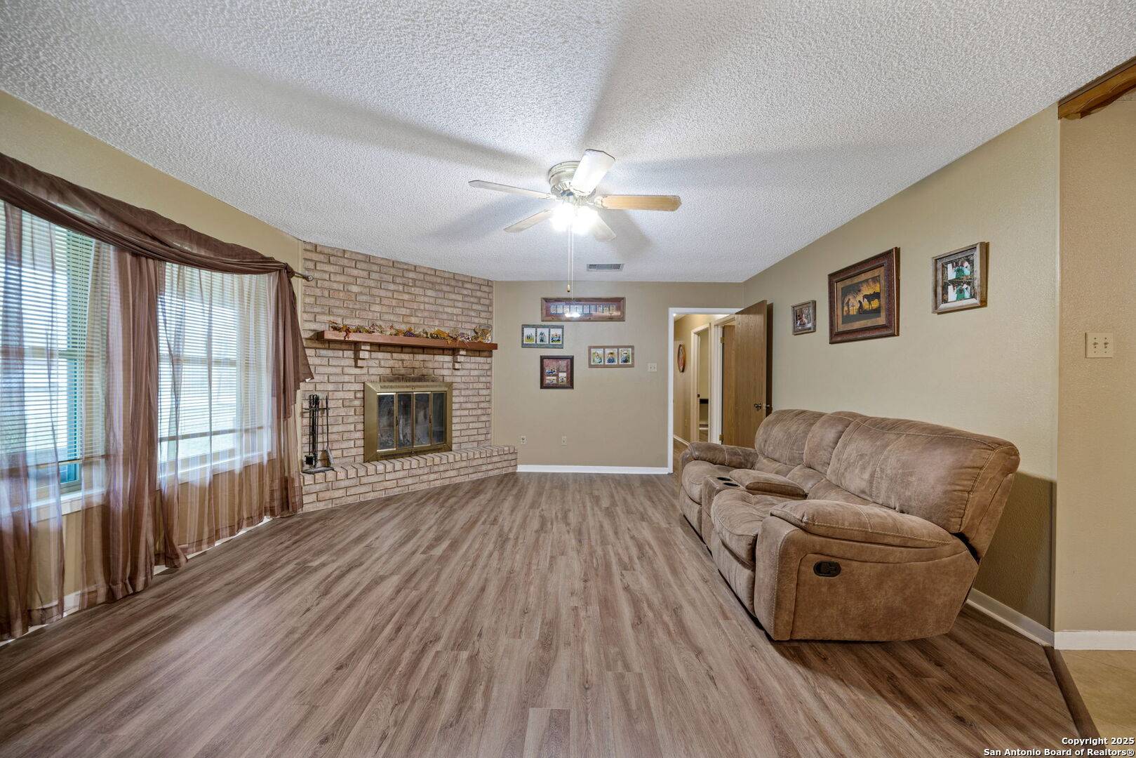 Pleasanton, TX 78064,419 LOW MEADOW DR