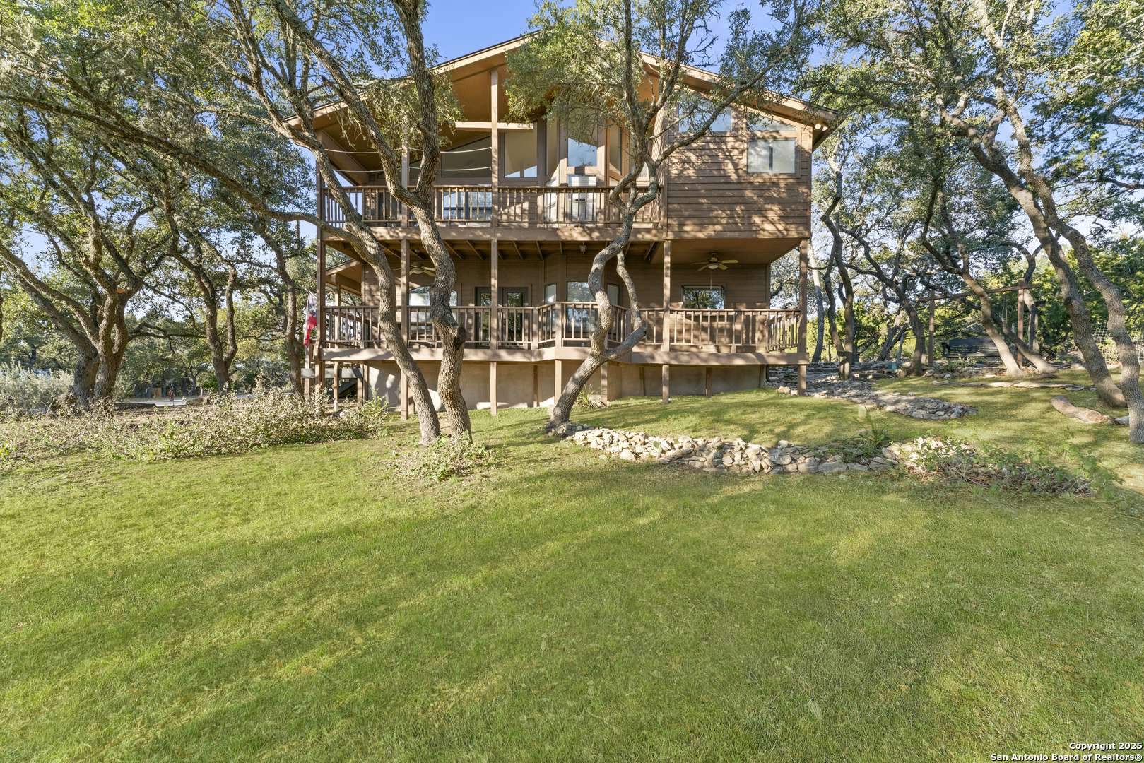 Canyon Lake, TX 78133-2186,1560 ROADRUNNER LN