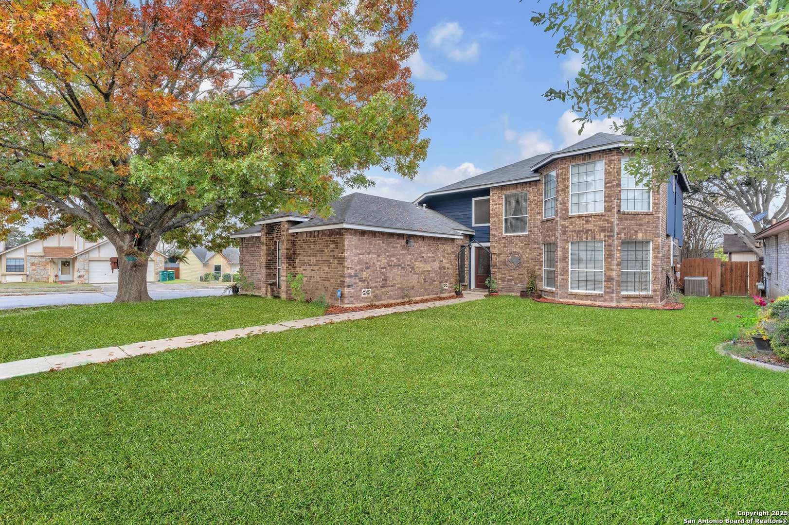 Live Oak, TX 78233-2642,7801 BOVIS CT