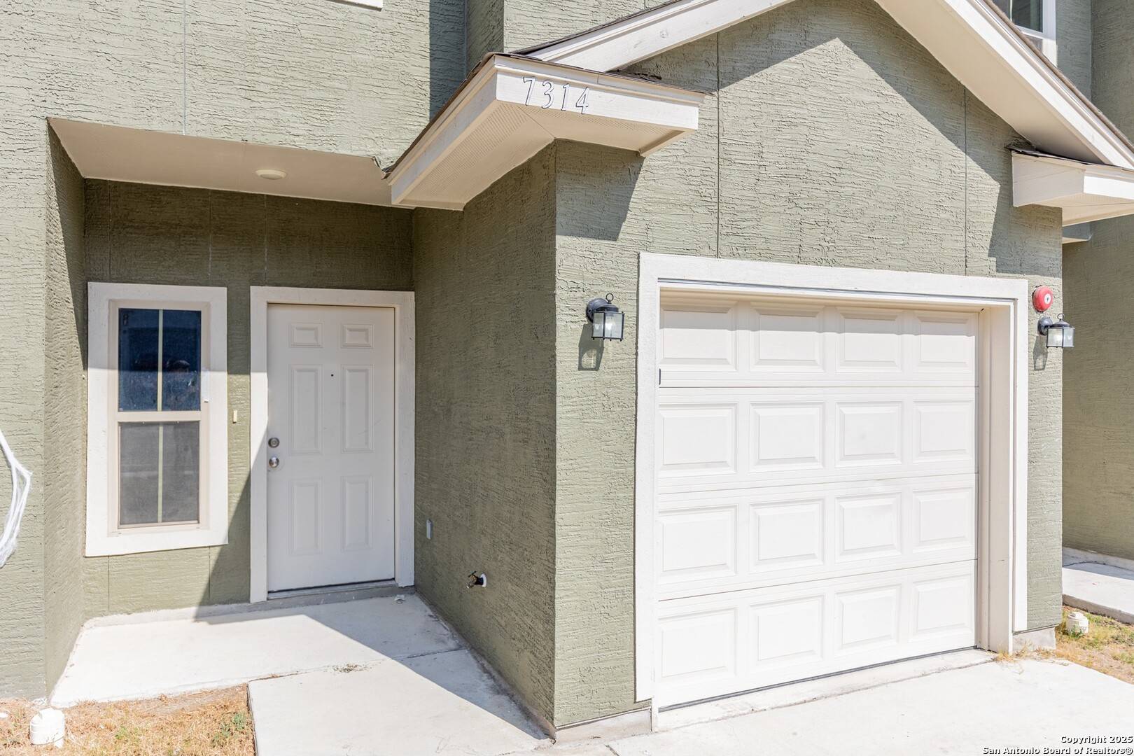 Live Oak, TX 78233,7310 Savannah Brooks