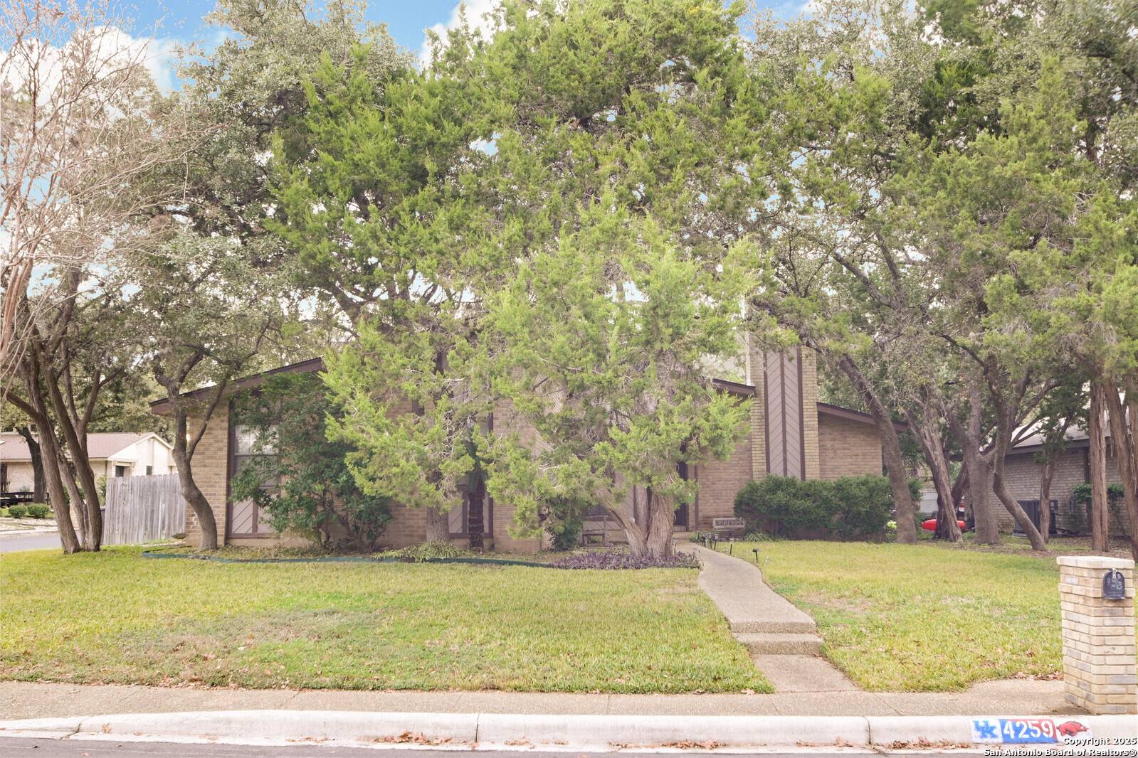 San Antonio, TX 78249-2037,4259 TALL ELM WOODS