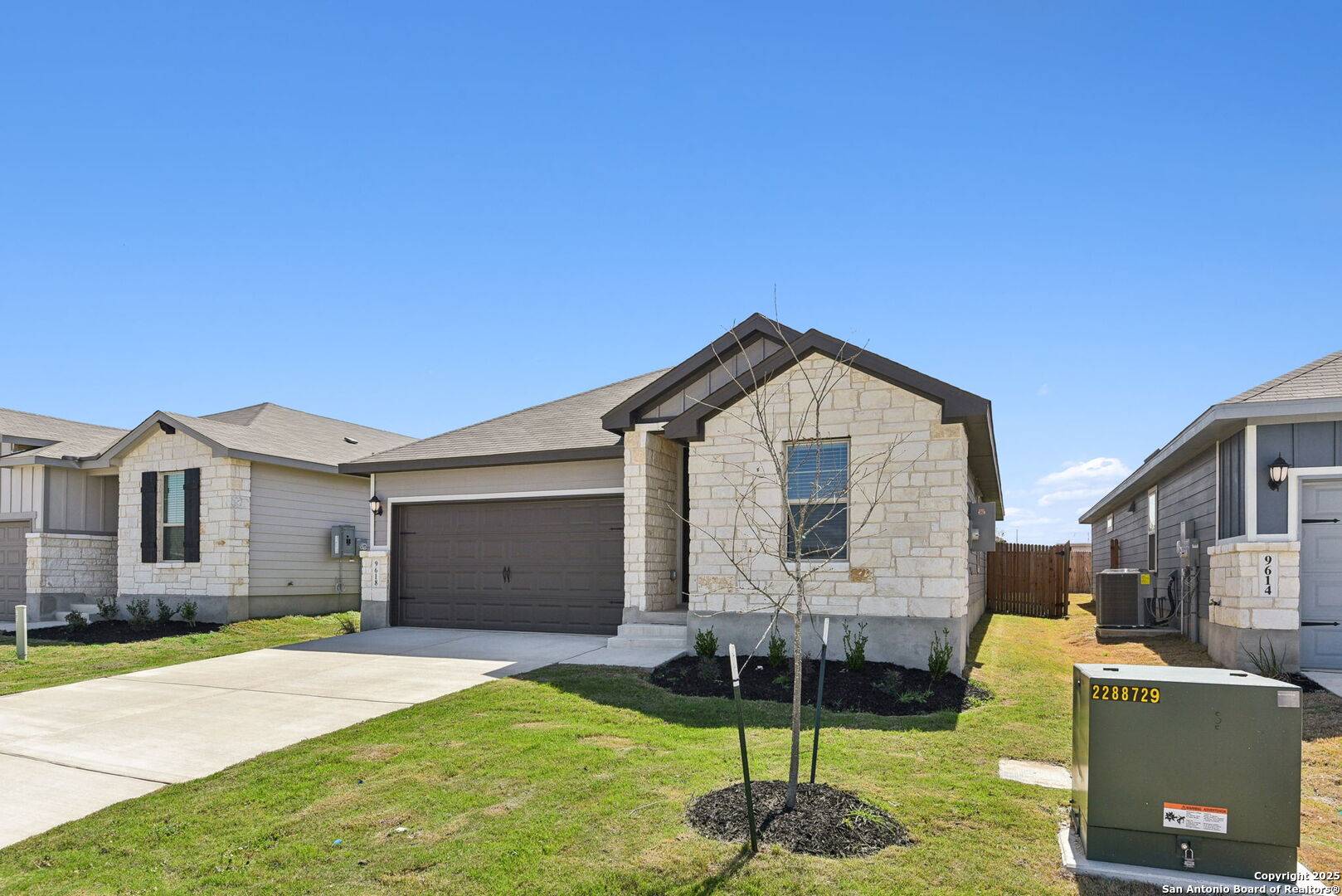 Converse, TX 78109,9618 Grand Via Blvd