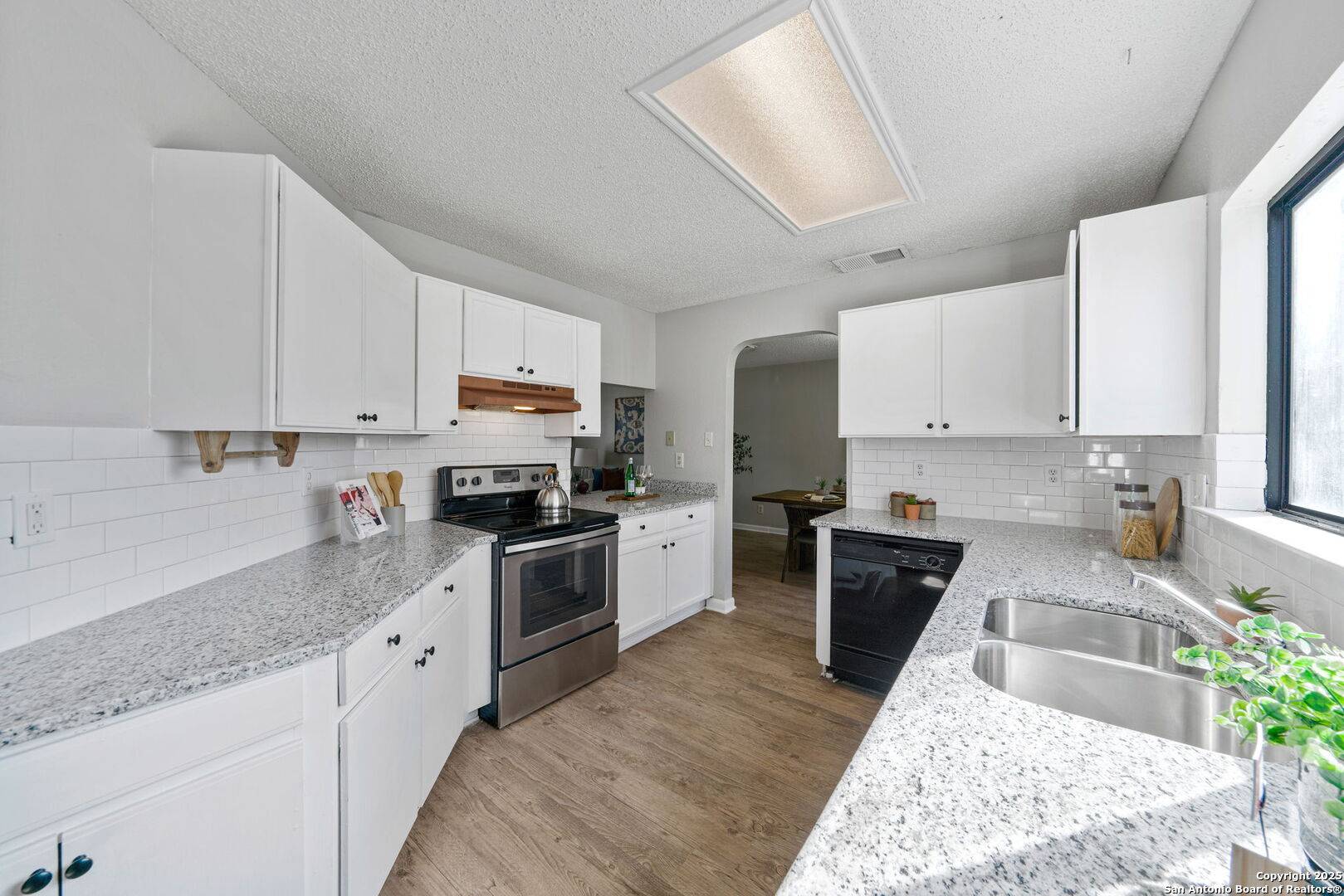 San Antonio, TX 78239-1829,6606 EVENRIDGE LN