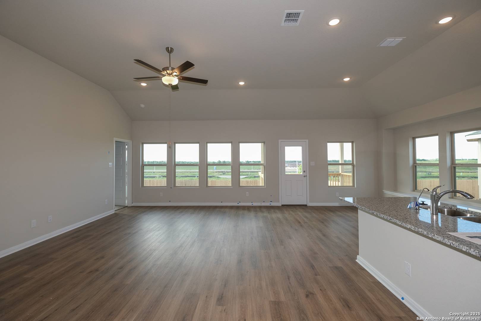 Seguin, TX 78155,1149 Water Valley