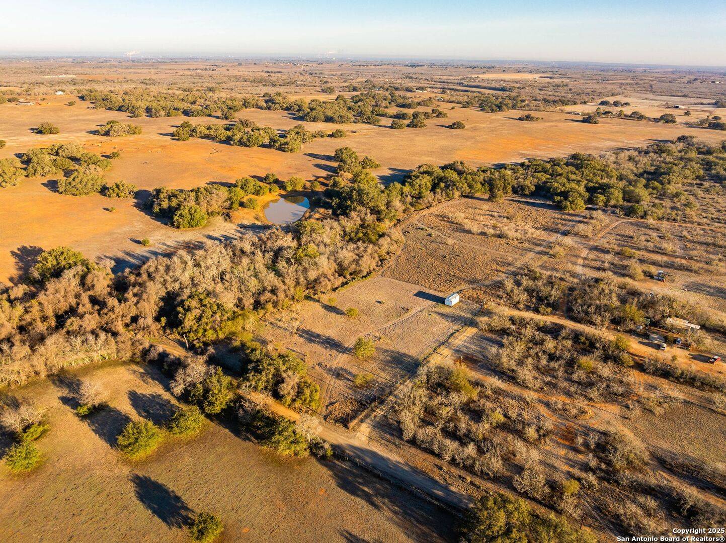 Floresville, TX 78114,1666 County Road 106