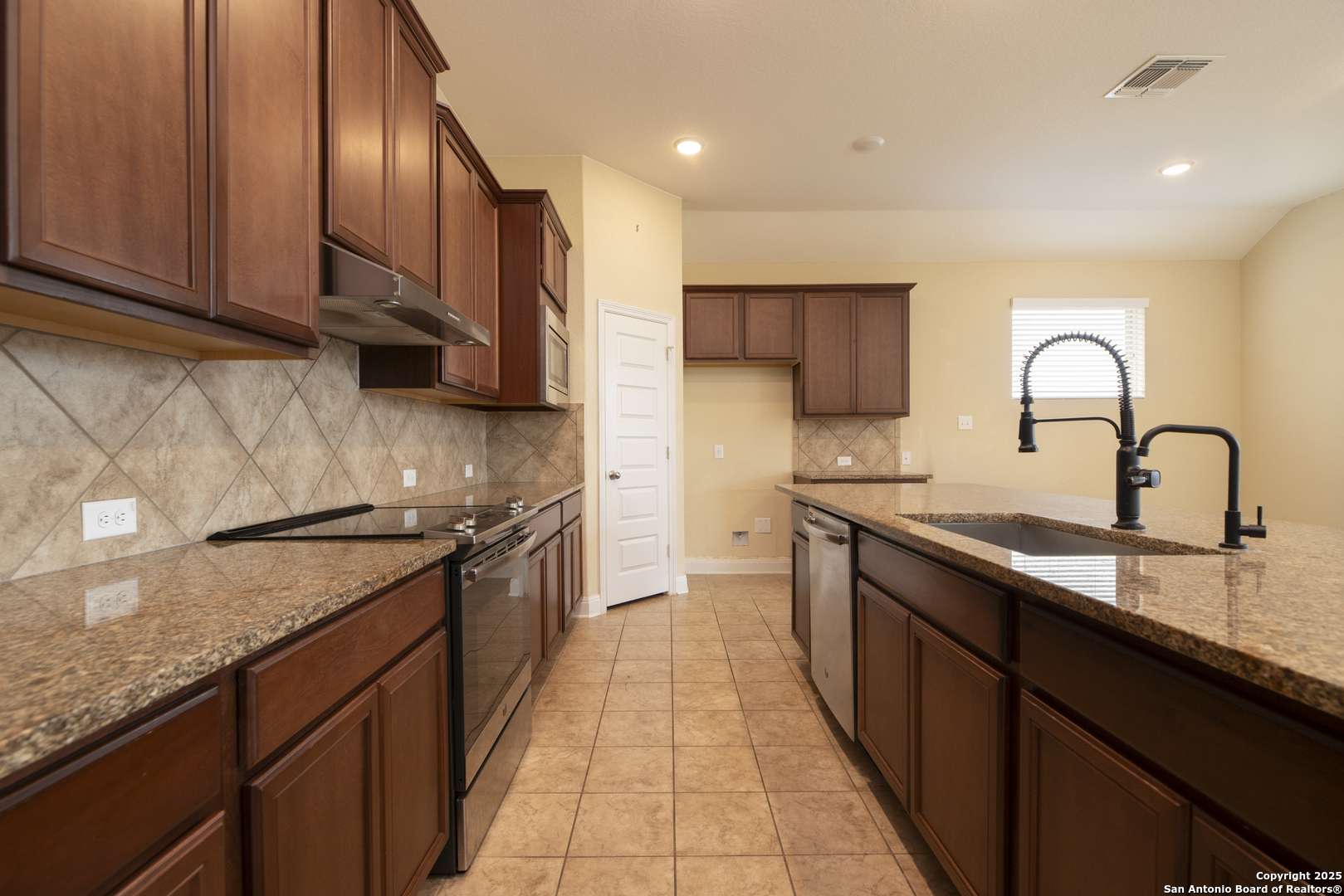 New Braunfels, TX 78130-7080,3178 DAISY MDW