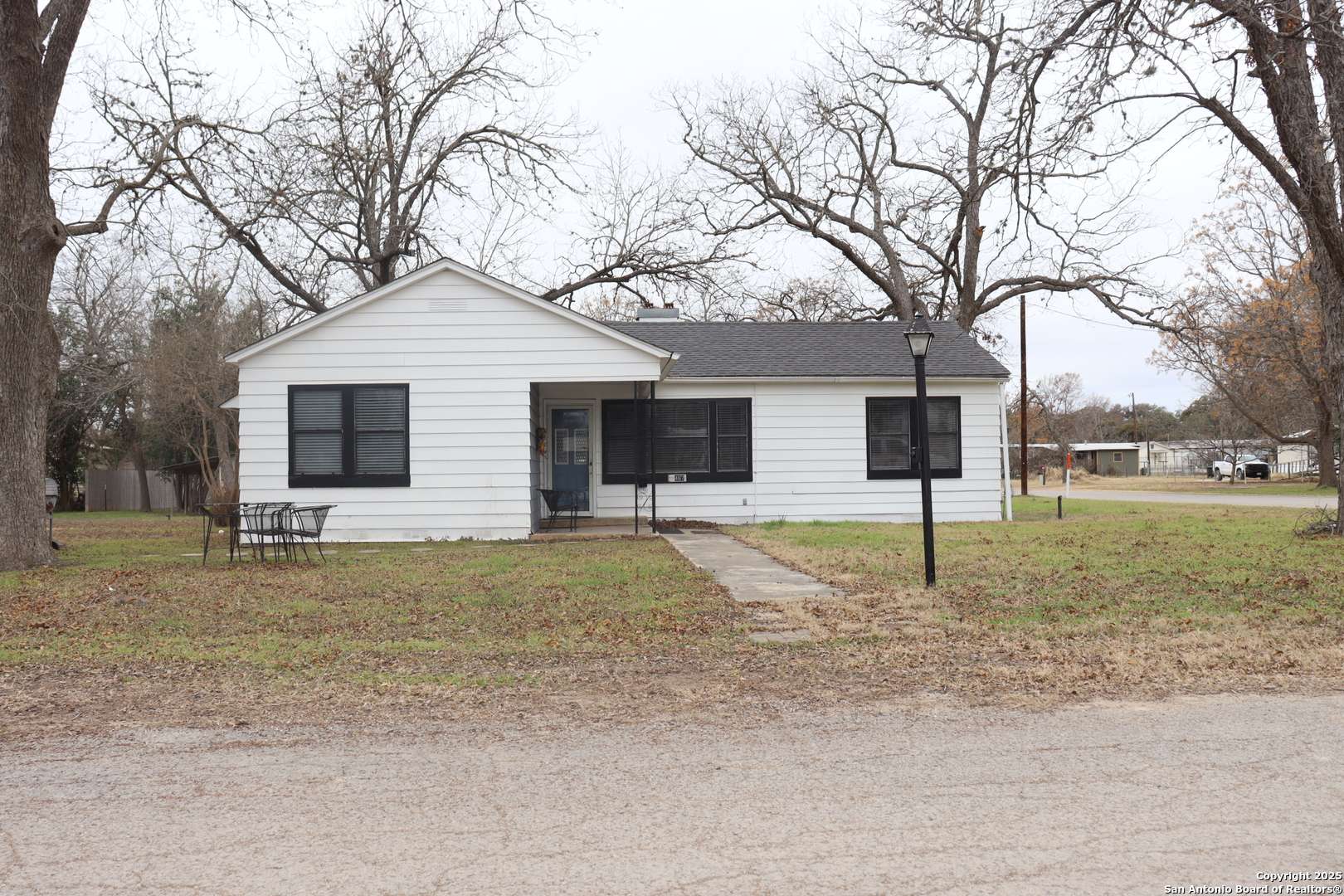 Utopia, TX 78884,467 OAK ST