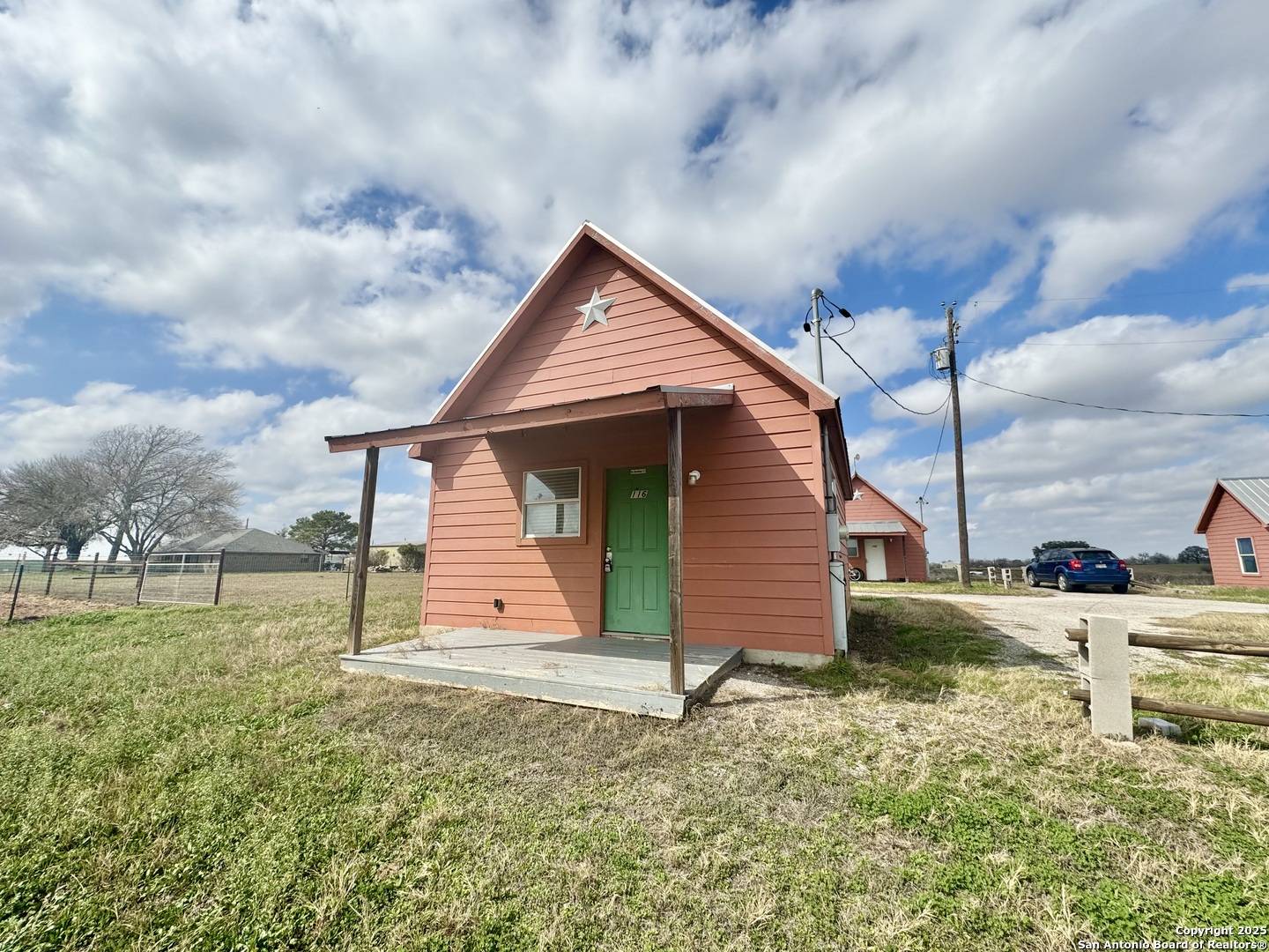 Floresville, TX 78114,573 Texas 97 UNIT 116