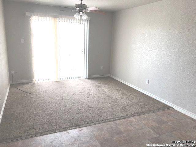 Floresville, TX 78114,112 lone oak UNIT C301