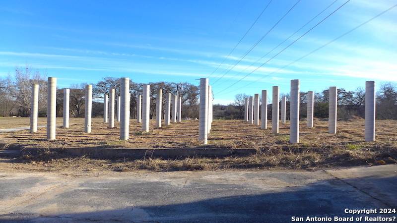 Comfort, TX 78013,327 IDLEWILDE BLVD
