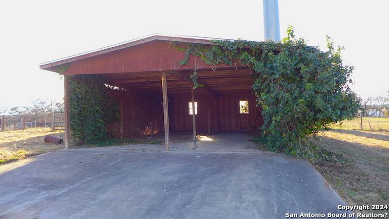 Comfort, TX 78013,327 IDLEWILDE BLVD