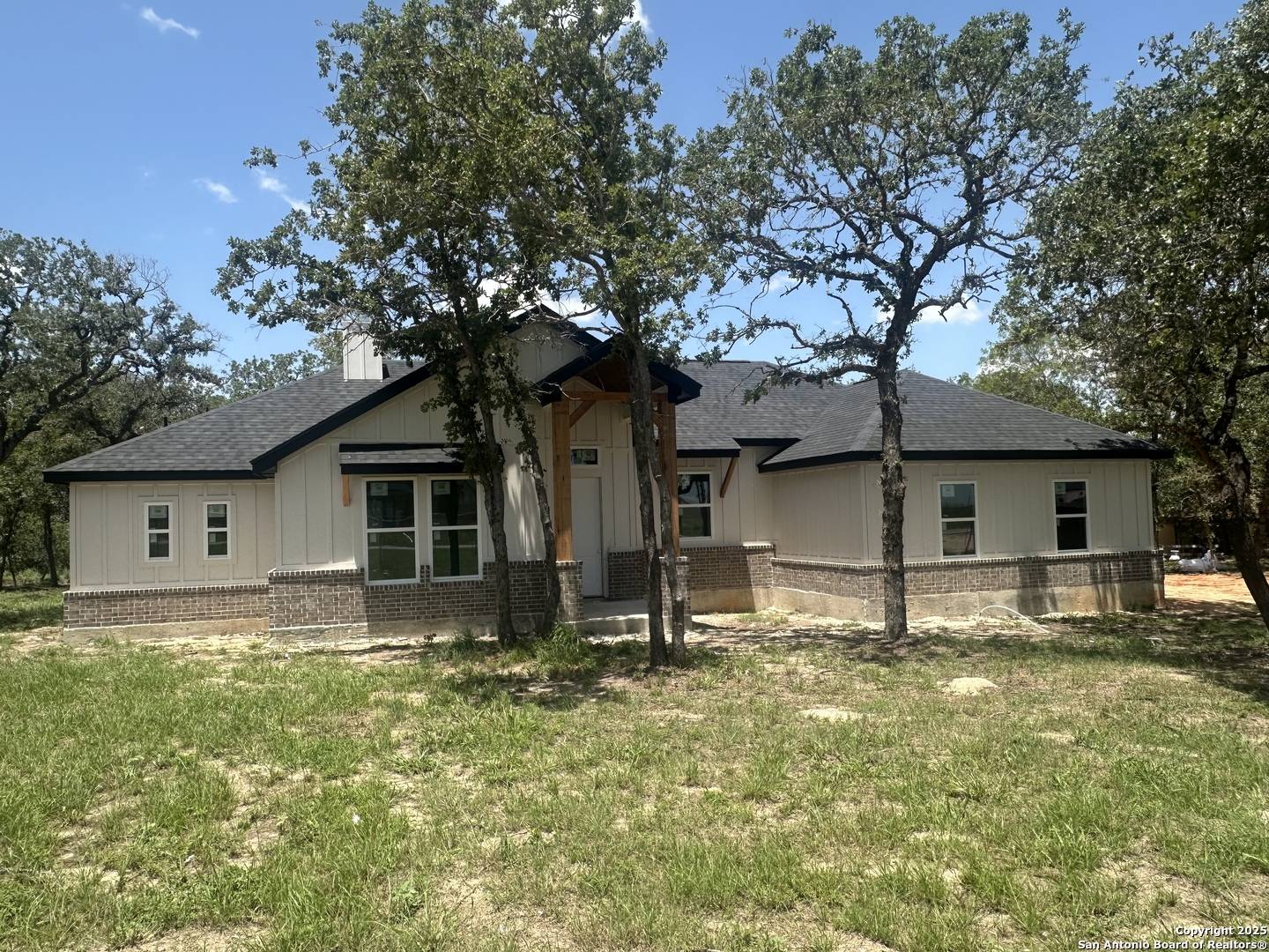 La Vernia, TX 78121-5699,1196 COUNTY ROAD 319