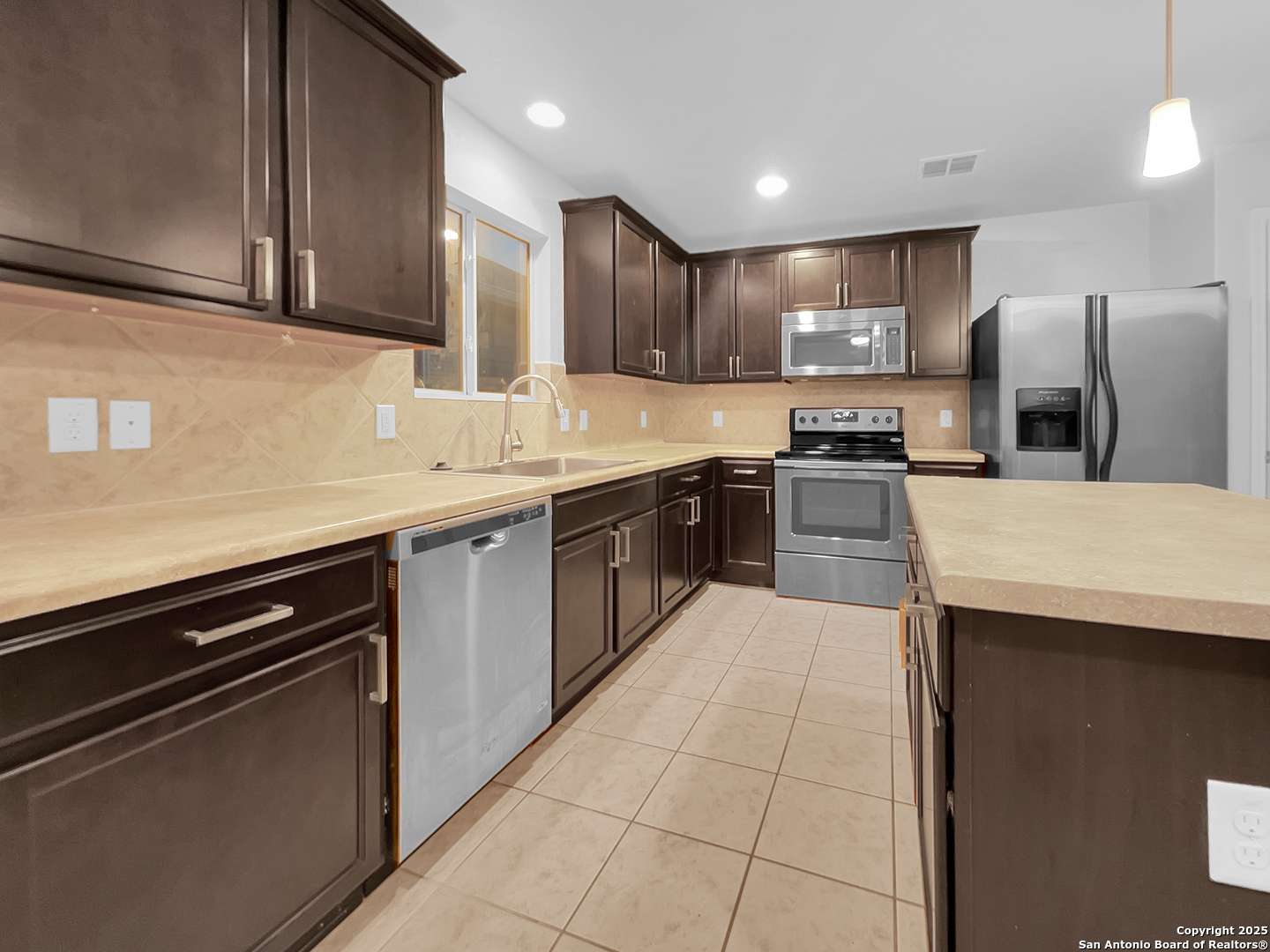 Selma, TX 78154-3547,243 RUSTIC WILLOW