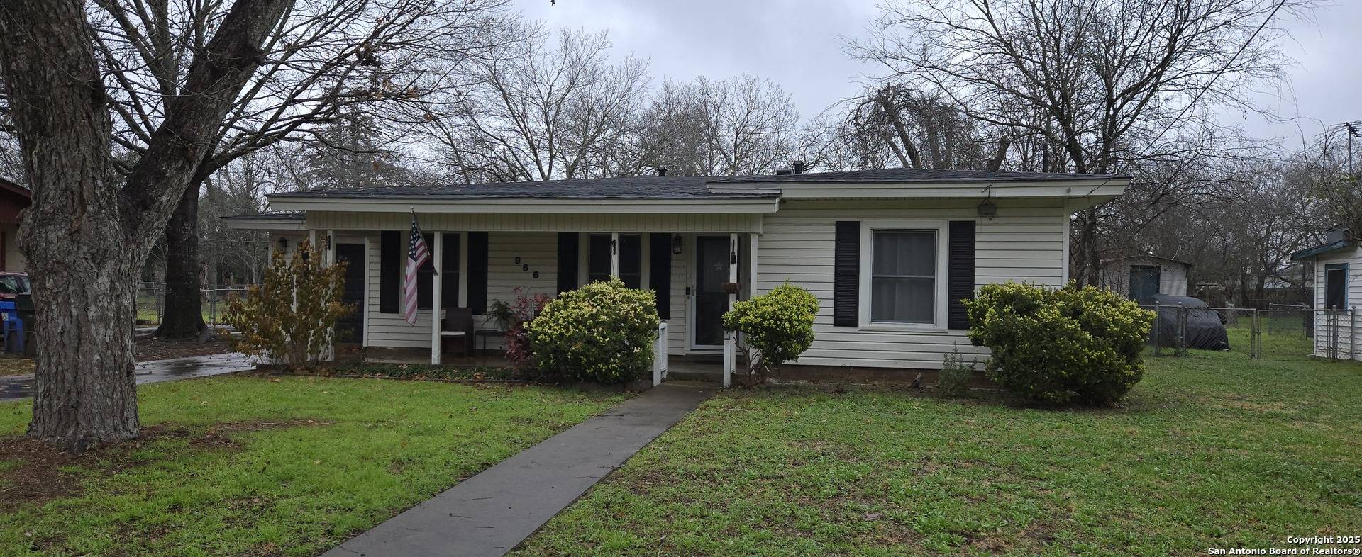 Seguin, TX 78155-6000,966 BAKER