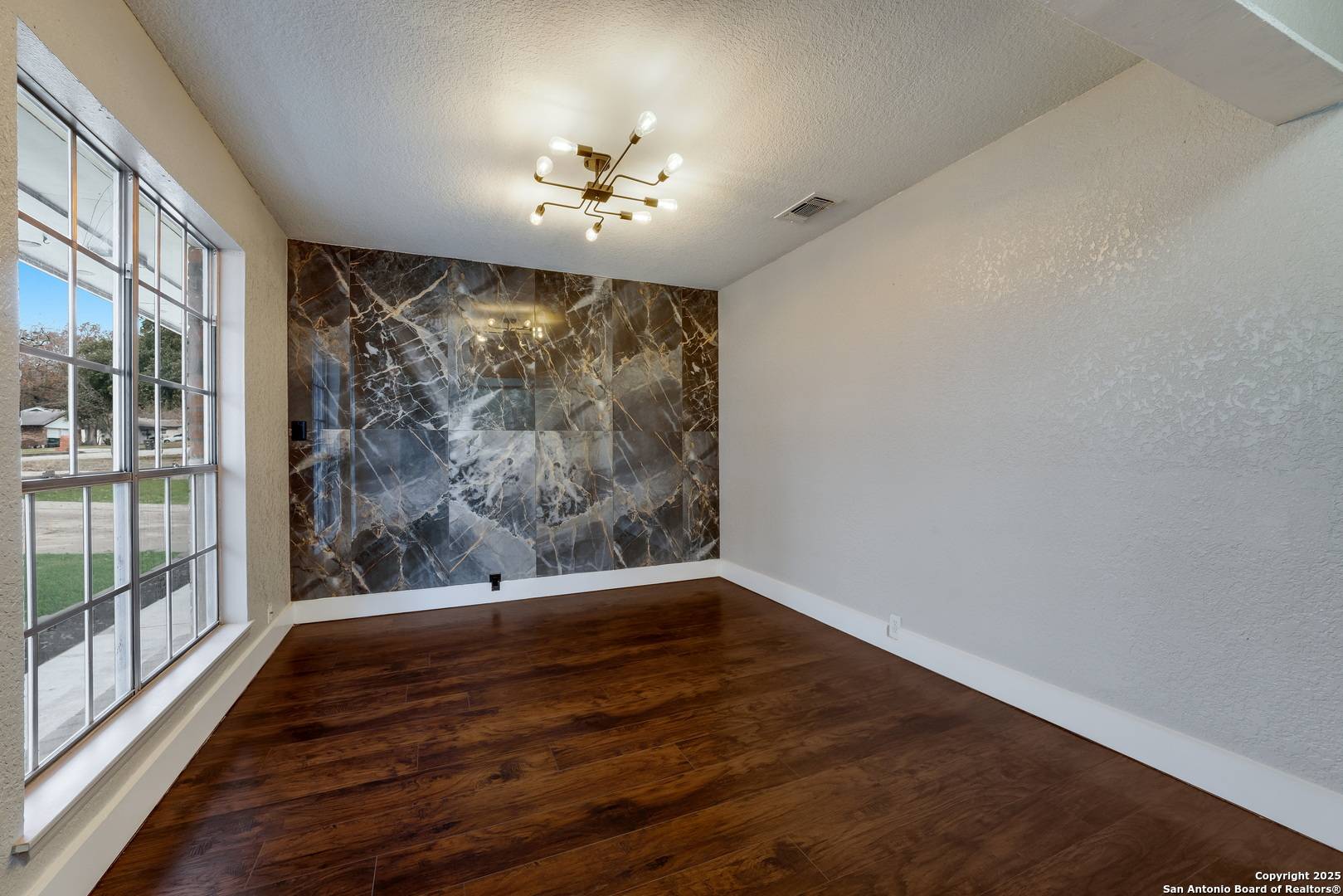 San Antonio, TX 78240-2302,5723 BOGART DR