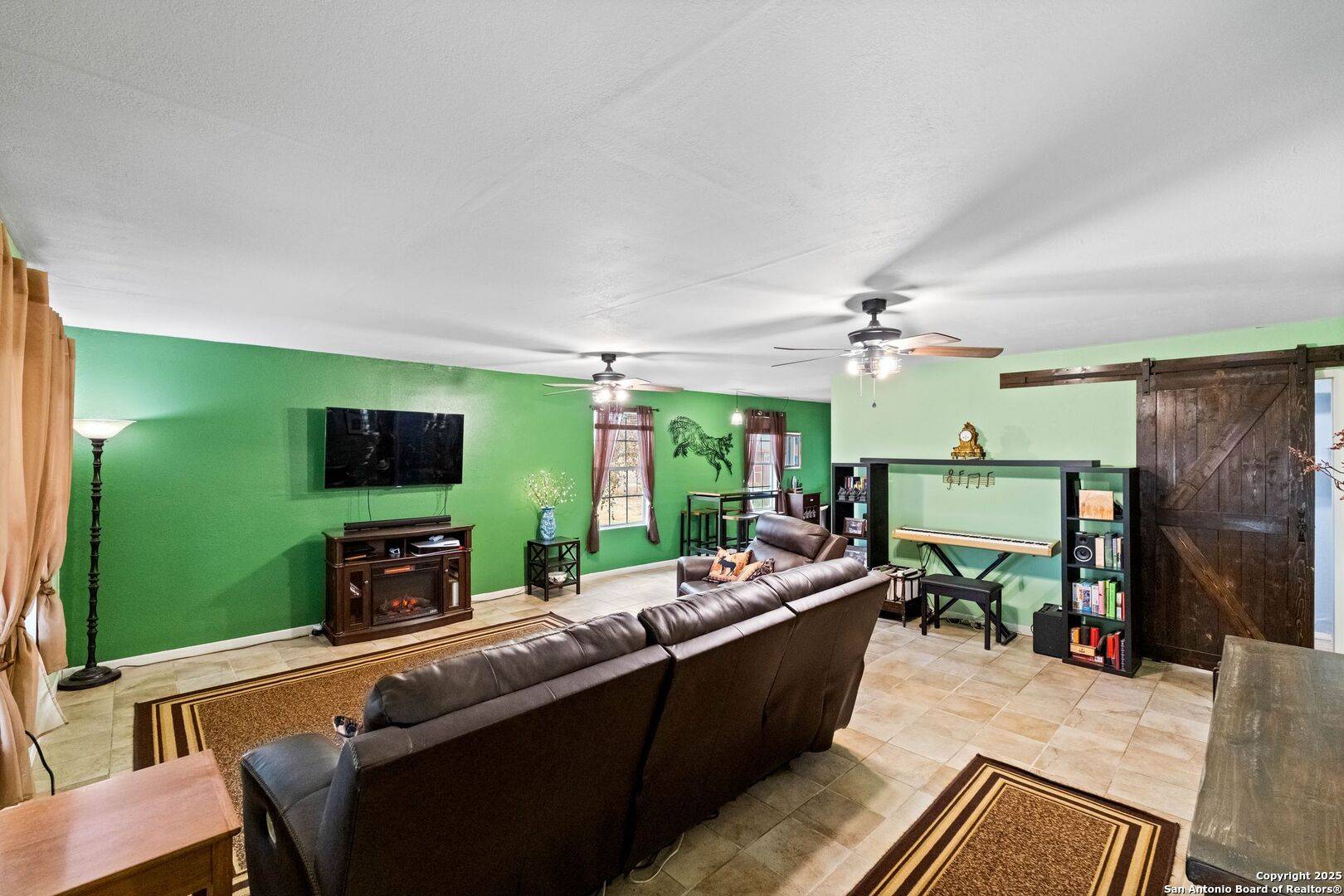 Devine, TX 78016,240 County Road 775