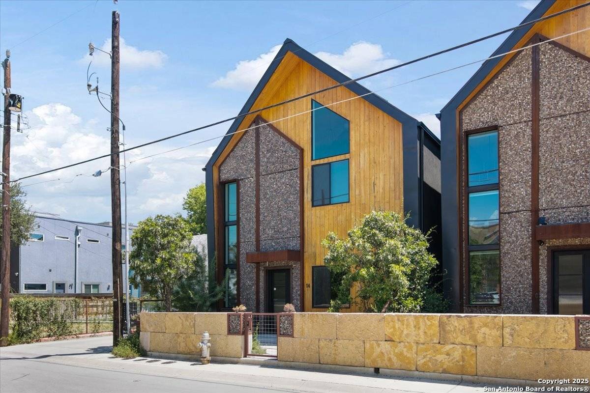 San Antonio, TX 78204-1764,310 Clay St., Residence 14
