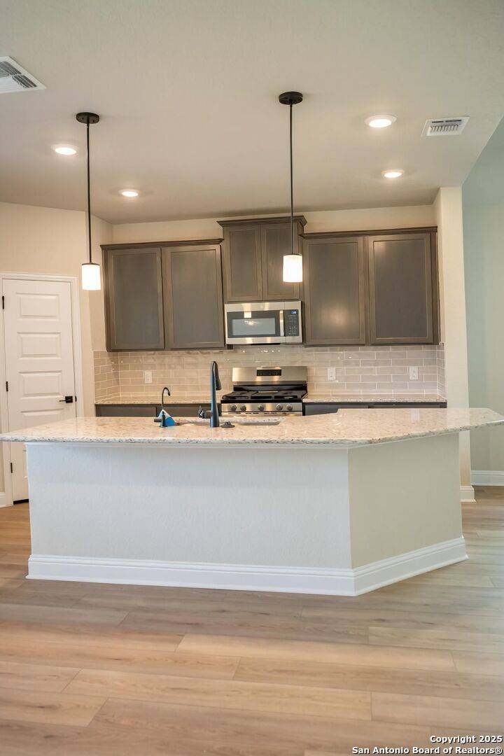 San Antonio, TX 78253,6623 Velma Path