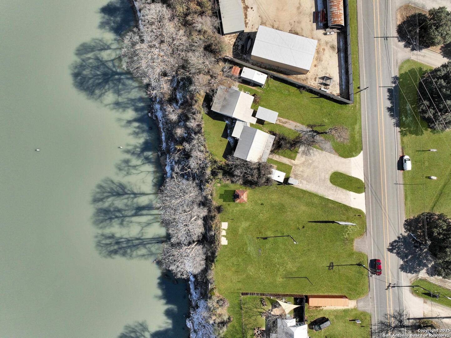 Mcqueeney, TX 78123,8831 fm 725