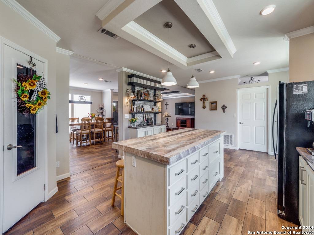 Poteet, TX 78065-4112,1635 COBLE RD